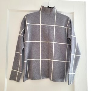 🎉 Donating soon - Mockneck sweatshirt